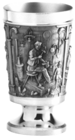 Bekleidungshandwerk-Becher mit Fuß