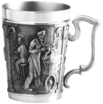 Metallhandwerk-Becher mit Henkel